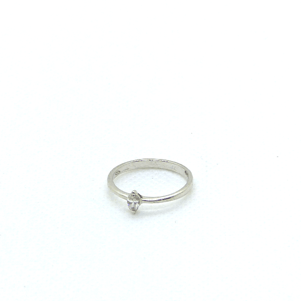 Anello solitario da donna in oro bianco con diamante marquise Gioielleria Mele