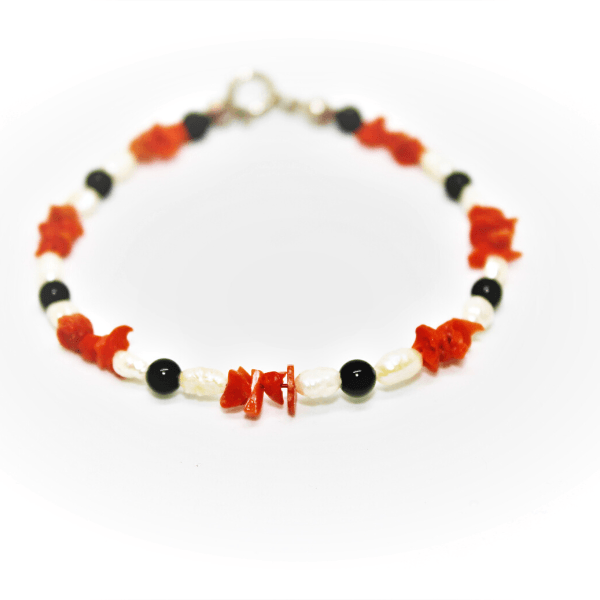Bracciale argento bianco con corallo, onice e scaramazze Gioielleria Mele