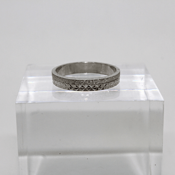 Fedina incisa con x e diamantatura rodiata in argento Gioielleria Mele