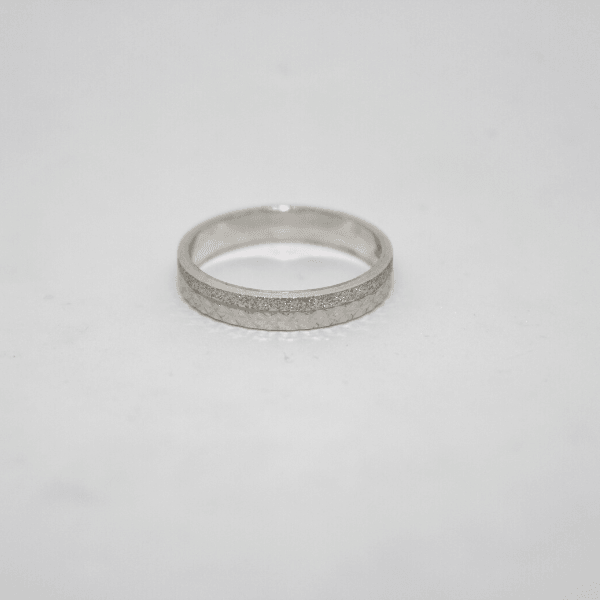 Fedina lavorata in argento rodiato Gioielleria Mele