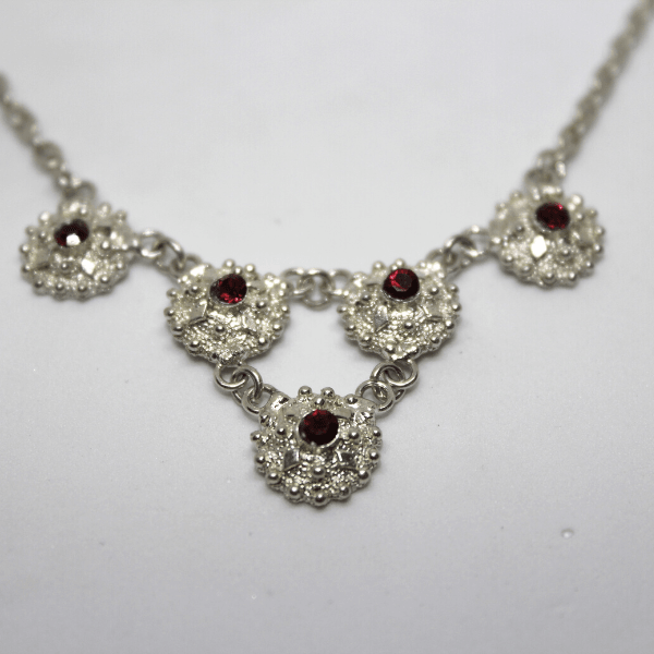Girocollo con bottoni in filigrana sarda, argento bianco con strass rossi Gioielleria Mele