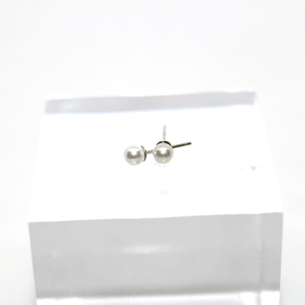 Orecchini perle in argento rodiato perla sintetica Gioielleria Mele
