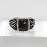 Anello a ponte inciso con smalto nero onice in argento Gioielleria Mele