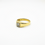 Anello da uomo in oro con diamante incastonato Gioielleria Mele