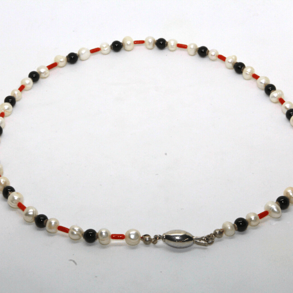 Collana in perle barocche con corallo e onice, argento Gioielleria Mele