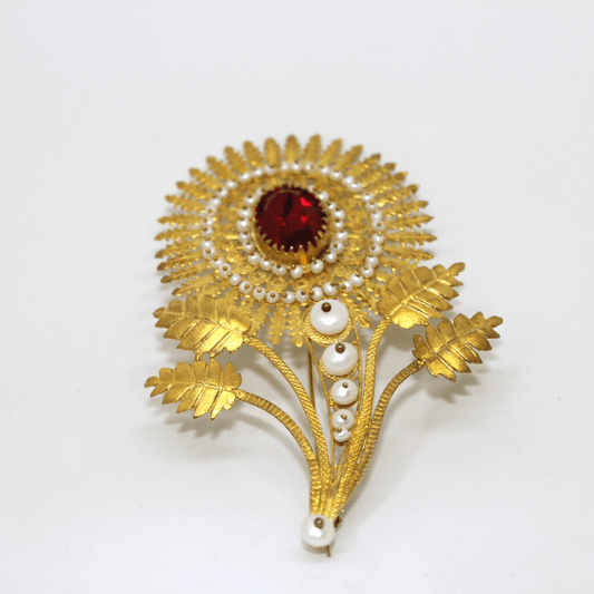 Spilla su girasoli, imperlato con scaramazze e strass rosso, argento dorato Gioielleria Mele